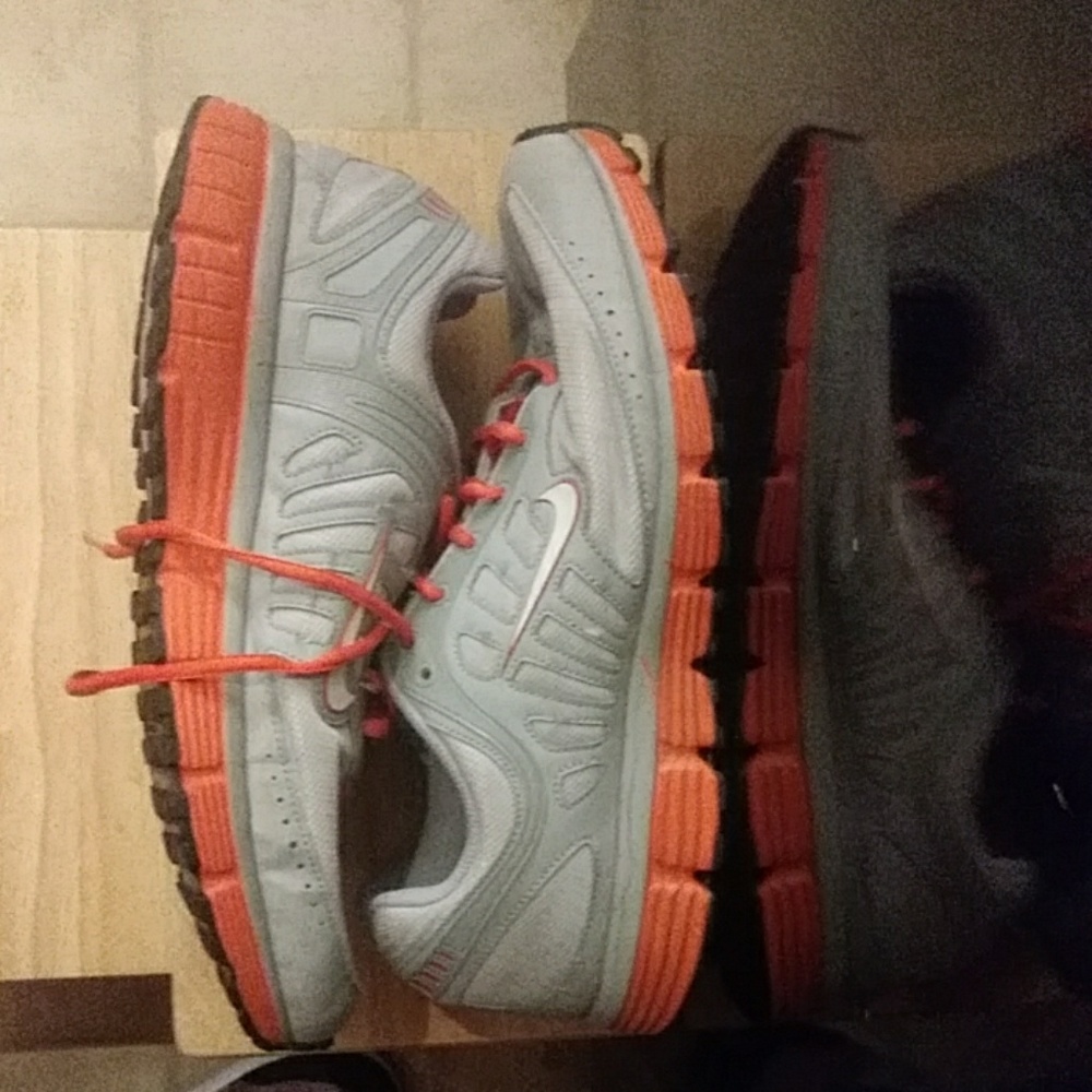 Nike Men's Inspire Dual Fussion Athletic